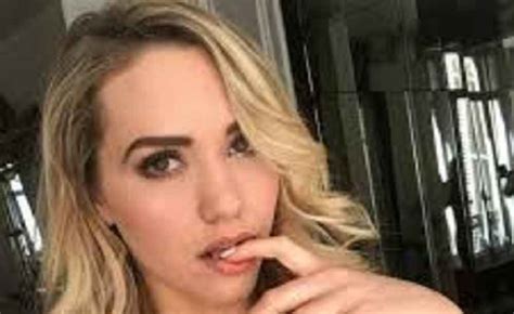 mia malkova only fans|Mia Malkova Onlyfans Porn Videos 